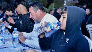 Vali Coşkun, MÜSİAD tarafından düzenlenen iftara vatandaşla birlikte katıldı