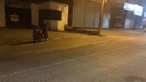 Motorlu bisikletiyle devrilen sürücü ağır yaralandı