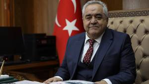 Ülkemiz, milletimiz ve tüm inananlar için huzur dolu bir bayram diliyorum..