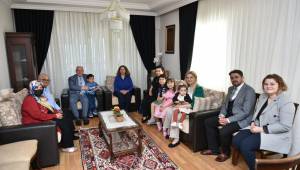 Vali Coşkundan Aile Haftası Münasebetiyle Dobur Ailesine Ziyaret