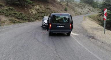 Kahramanmaraş’ta hafif ticari araç ile otomobil çarpıştı: 3 yaralı