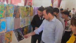 Kahramanmaraş’ta öğrenciler resim sergisinde marifetlerini gösterdi