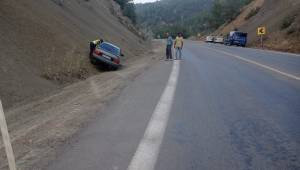 Kahramanmaraş’ta yoldan çıkan otomobil toprak zemine çarptı: 1 yaralı