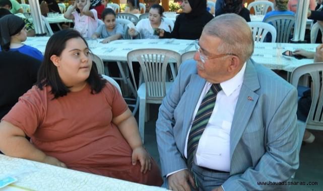 Başkan Mahçiçek, Down Sendromlu öğrenciler ve aileleriyle aşure de buluştu..
