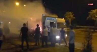 Kahramanmaraş’ta pamuk yüklü kamyon alev aldı