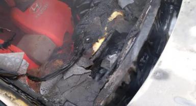 Kahramanmaraş’ta park halindeki otomobil alev aldı