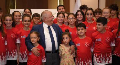 Masa Tenisi Yıldız-Genç Milli Takımı’ndan Başkan Mahçiçek’e teşekkür ziyareti..
