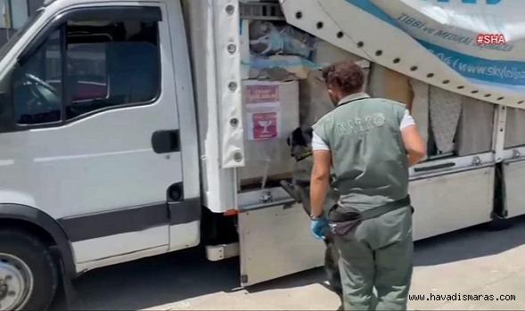 Nakliye aracında 117 kilogram esrar ele geçirdi ..