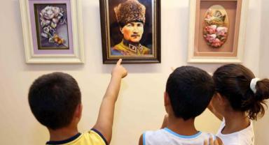Ulusoy, “Gençlerimiz hayata pozitif bakabilmek için mutlaka bir sanat dalıyla ilgilensinler”