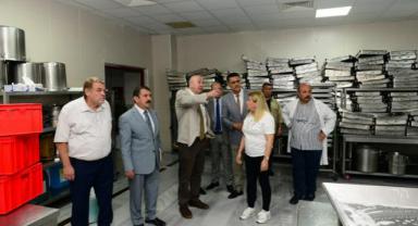Rektör Yasım, Öğrencilerle Yemekte Bir Araya Gelerek Talep ve Memnuniyetlerini Dinledi