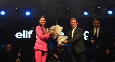 EXPO 2023 Gençlik Festivali, Işın Karaca ve Elif Buse Doğan konserleriyle başladı..