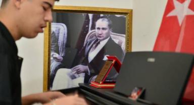 Kahramanmaraşlı Otizmli Piyanist Kubilay'dan Cumhuriyet Resitali..