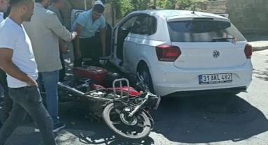 Motosiklet ile otomobil çarpıştı: 1 yaralı..