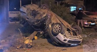 Elbistan’da ağaca çarpan otomobil sürücüsü ağır yaralandı