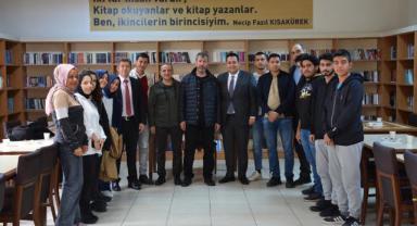 Kütüphane Söyleşileri Edebiyatseverlerle Buluşuyor