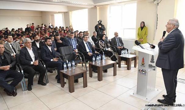 Başkan Mahçiçek; Gönülleri giydiriyoruz, çocuklarımızı sevindiriyoruz..