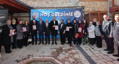 Dulkadiroğlu Belediyesi Maraş Yemekleri Kitabını Kültür Hazinesine Ekledi