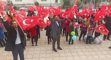 Ülkü Ocakları ‘Bir Bot, Bir Mont’ Kampanyası ile Yürekleri Isıttı