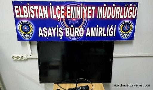 Üvey babasının evini soyarken yakalandı..
