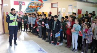 Kahramanmaraş’ta trafik temalı okul koridoru tam not aldı