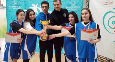 SANKO Okulları Basketbol takımı Namağlup Şampiyon oldu..
