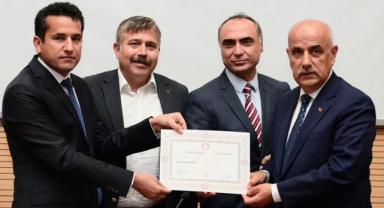 Bakan Kirişci Mazbatasını Aldı