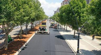 Binevler Bölgesi Cadde Yenileme Çalışmalarında Asfalt Serimi de Başladı