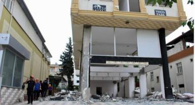Halatı kopan asansör yere çakıldı: 1ölü