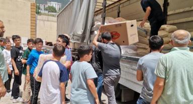 İnsan Vakfı 4 bin 500 depremzedeye yemek veriyor