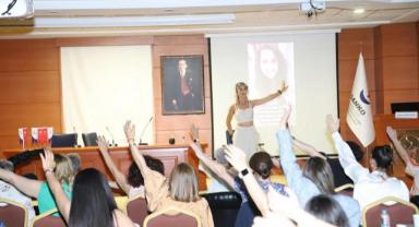 Prof. Dr. Güner Dağlı, 'sağlık çalışanları deprem felaketinde büyük sorumluluklar üstlendi'..