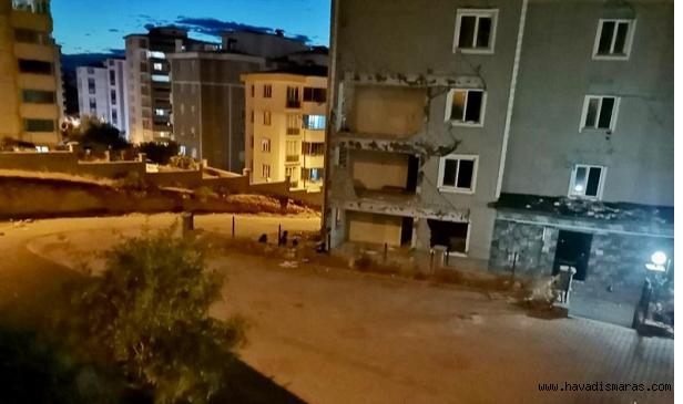 Ellerinde sopalarla hırsızı kovaladılar..