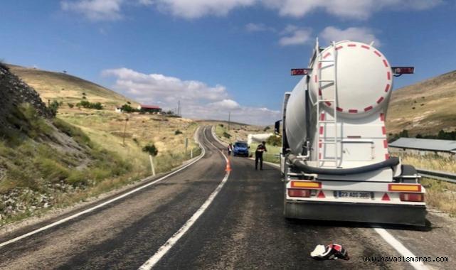 Tır'la kafa kafaya çarpışan motosiklet sürücüsü öldü..