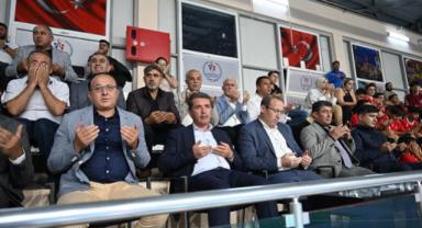 Deprem şehitleri voleybol turnuvası ile anıldı..