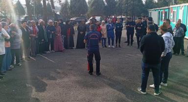 Büyükşehir İtfaiyesi, Afet ve Acil Durumlara Karşı Farkındalığı Artırmak İçin Sahada..