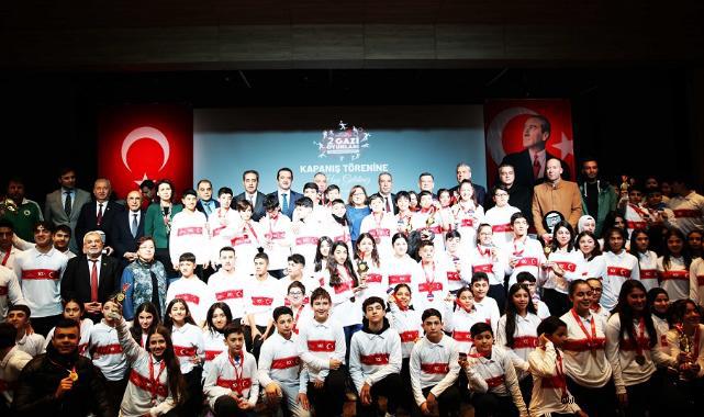 Merhum Sani Konukoğlu Gaziantep’in Sanayileşmesine önemli katkılar sundu..