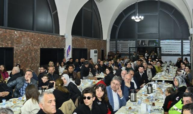 Başkan Mahçiçek, iki dönemin meclis üyelerine iftarda veda etti..