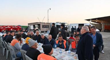 Başkan Mahçiçek, personel ve aileleriyle iftar sofrasını paylaştı..