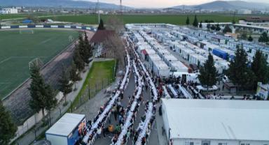 Başkan Okay, iftarını Baykar sakinleri ile açtı..