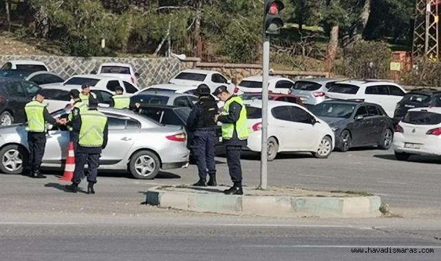 Kahramanmaraş jandarmadan trafik denetimi ..