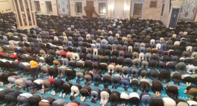 Abdulhamid Han Camii'nde 30 Bin Kişiyle Kadir Gecesi İdrak Edildi..