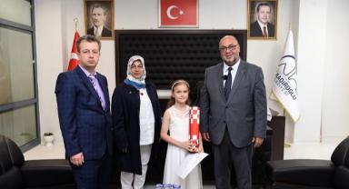 Bu Makamlar, Geleceğin Teminatı Çocuklarımızındır..