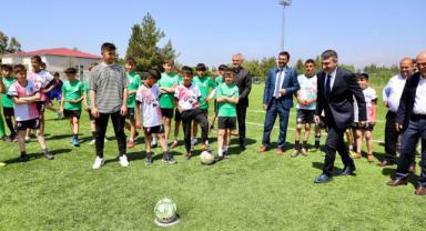 Karacasu-Ferhuş Futbol Sahası Açıldı: Kaymakam Çelikkaya Töreni Yönetti ..
