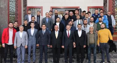 Selim Cüce Bayrağı teslim aldı..