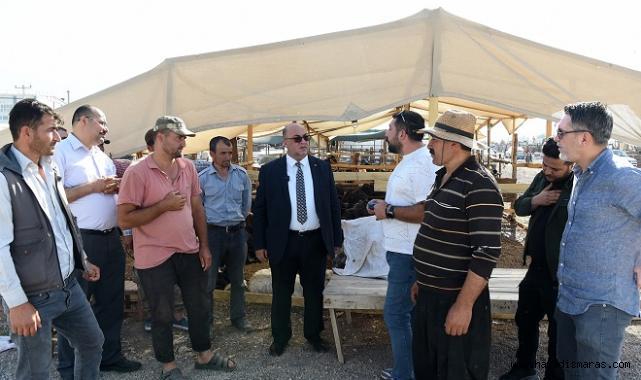 Başkan Akpınar, kurban satış yerini ziyaret etti..