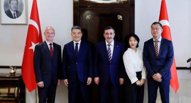 Cumhurbaşkanı Yardımcısı Cevdet Yılmaz Netaş ve ZTE heyeti ile bir araya geldi..
