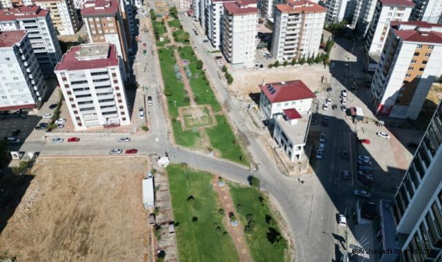 Onikişubat Belediyesi, asfalt çalışmasıyla Tekerek Mahallesi halkını sevindirdi..