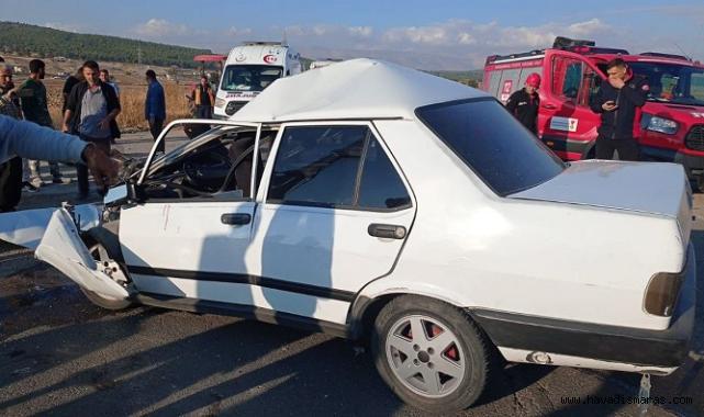 Traktörle Otomobil Çarpıştı: 1 Ölü, 3 Yaralı..