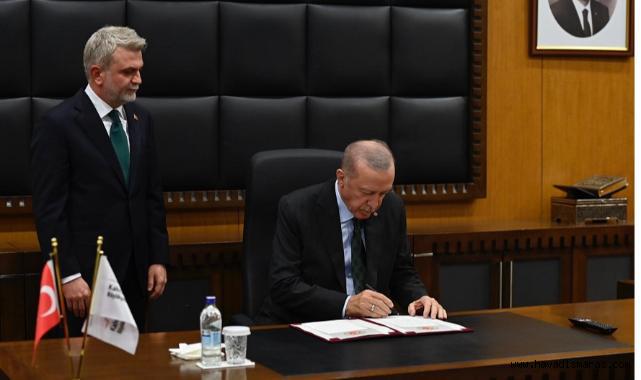 Cumhurbaşkanı Erdoğan, Büyükşehir Belediyesini Ziyaret Etti..