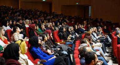 Dünyanın en iyi 50 öğretmeninden biri seçilen Dilek Livaneli, Genç Öğretmen Adaylarına İlham Oldu 