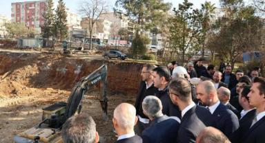 Bakan Kurum, “Deprem bölgesinde inşa edilmesi gereken tüm konutların inşası başladı”.
